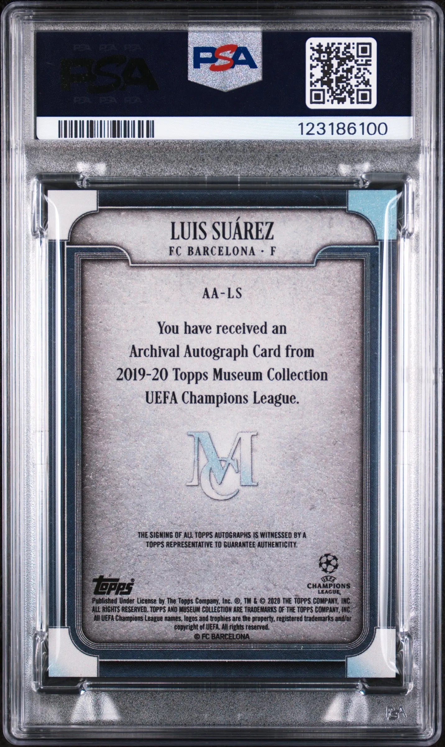 2019 Topps Museum UEFA CL Archival Autographs Luis Suarez Gold /50 PSA 8 