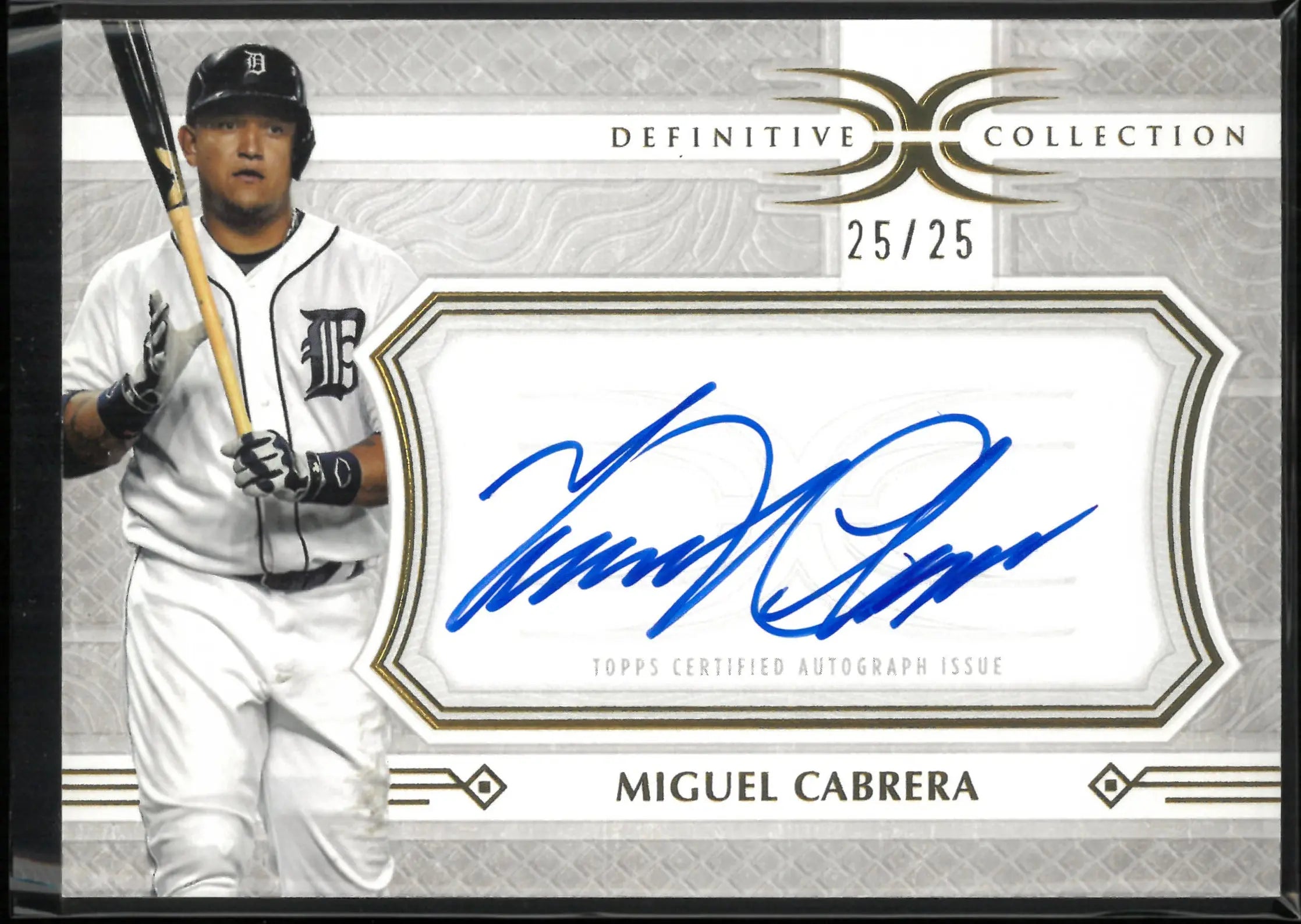 2025 Topps Definitive Legendary Autograph Miguel Cabrera Auto /25 