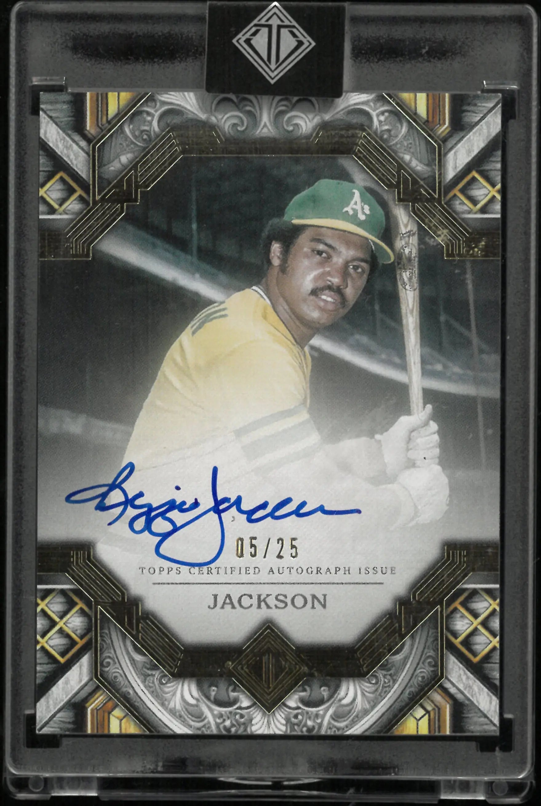 2025 Topps Transcendent Autograph Reggie Jackson Auto /25 